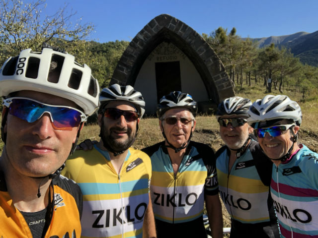 Jaca en bicicleta