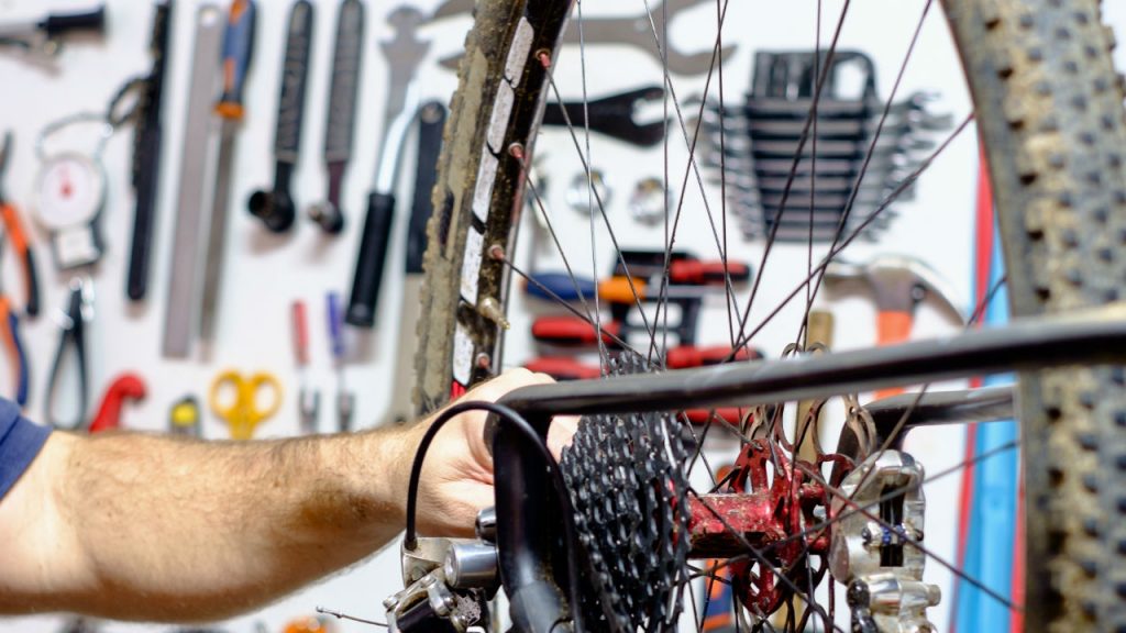 10 herramientas básicas para el mantenimiento de tu bici