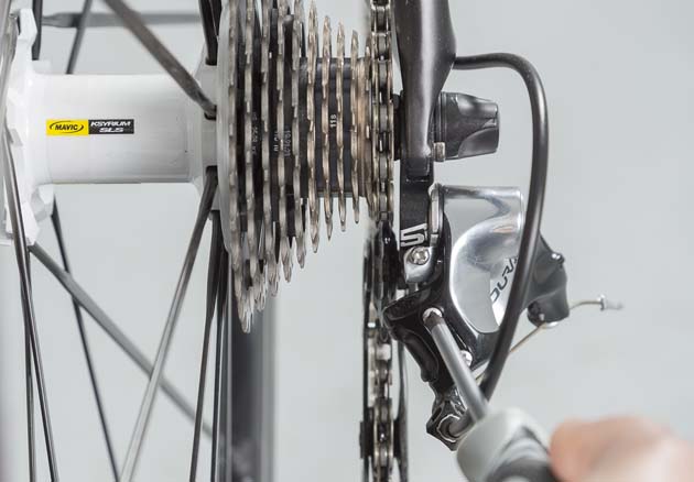 Cambiar desviador delantero bicicleta 2025