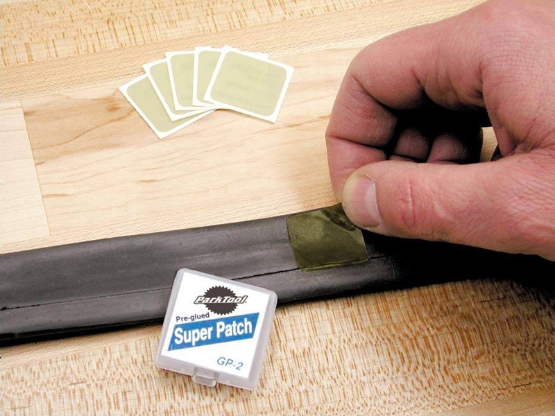 Kit de herramientas básico para llevar en la bicicleta