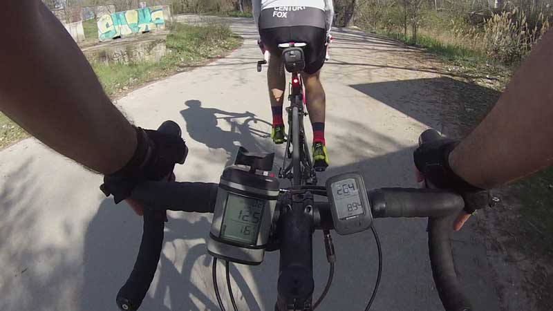Para medir la velocidad del aire utilicé un anemómetro de cazoletas