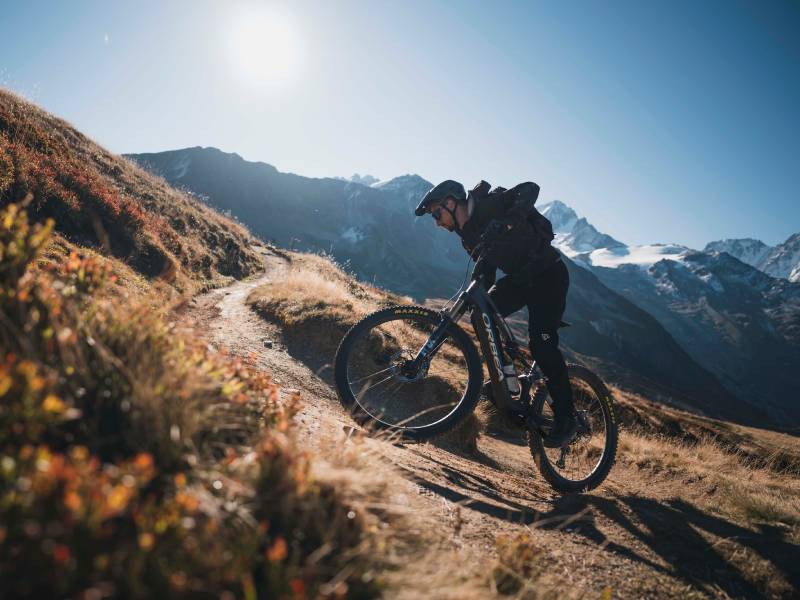 descansar de bici en otoño