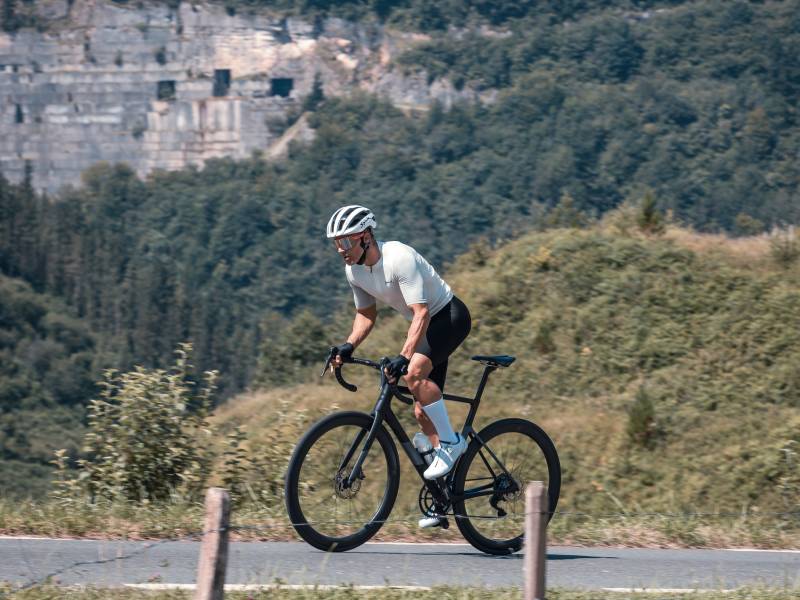Cómo ajustar el manillar de carretera