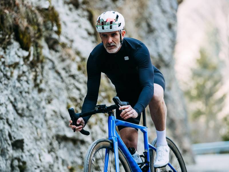 cómo debe vestirse un ciclista en otoño