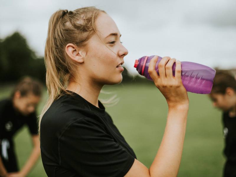 nutrición de los futbolistas durante las lesiones