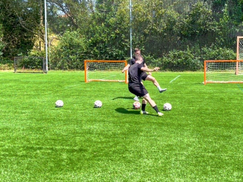 amago en fútbol para recibir
