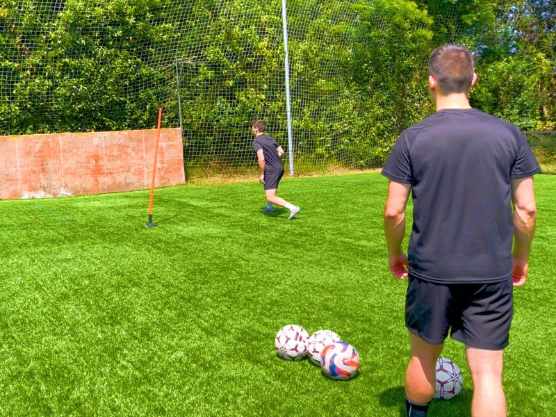 amago en fútbol para recibir