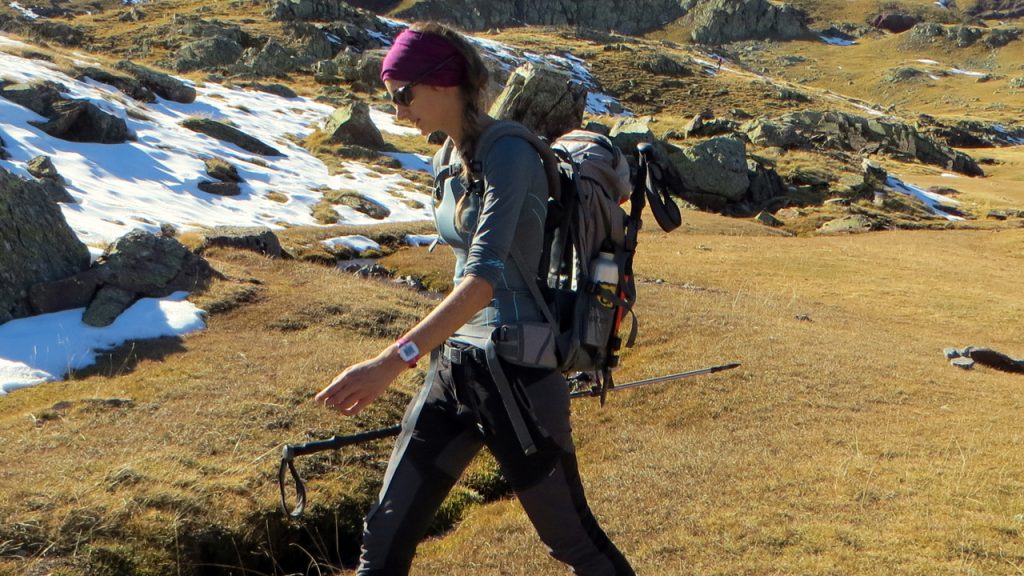 Lote camiseta térmica y calcetines trekking mujer