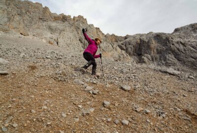 evitar resbalones en la montaña