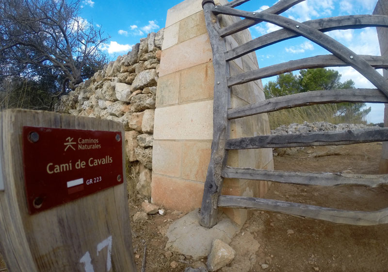 hitos camí de cavalls