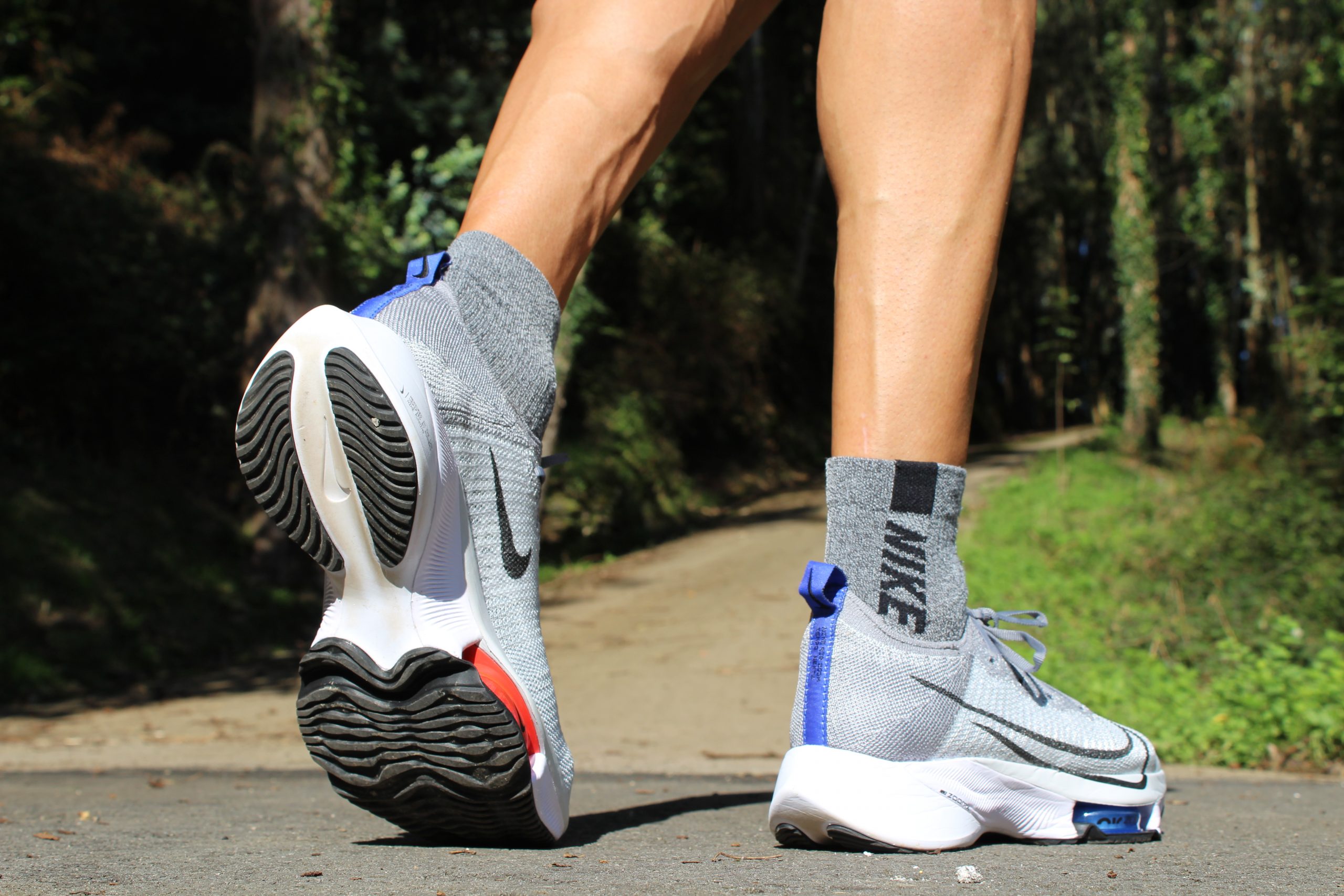 NIKE AIR ZOOM TEMPO NEXT%