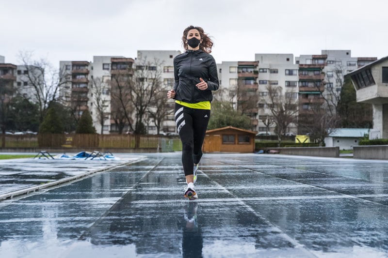 correr con mascarilla