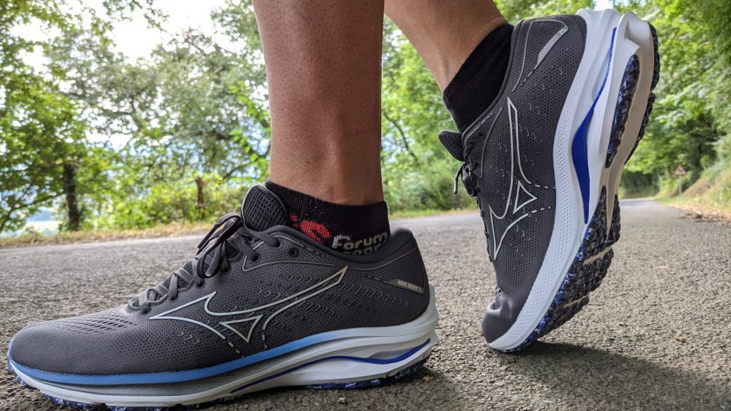 Mizuno Wave Rider 27 review: durabilidad y polivalencia para entrenar