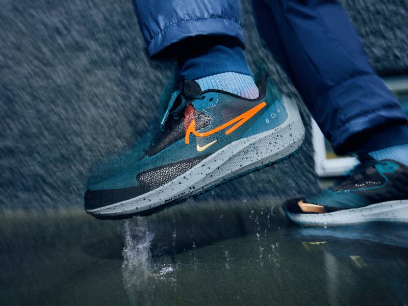 Las zapatillas impermeables de Adidas que mejor resisten la lluvia: repelen  el agua