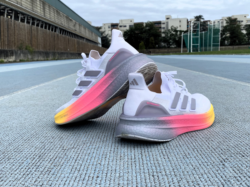 Flota sobre el asfalto con las nuevas adidas Ultraboost 5 mas ligeras que nunca