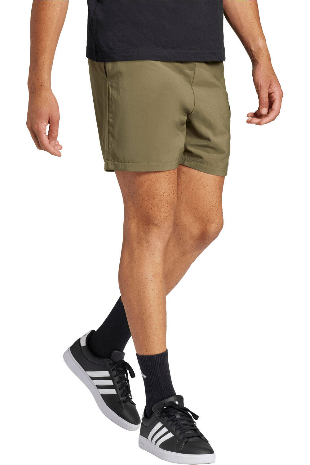 adidas bermudas hombre ESSENTIALS SMALL LOGO CHELSEA VERDE vista detalle