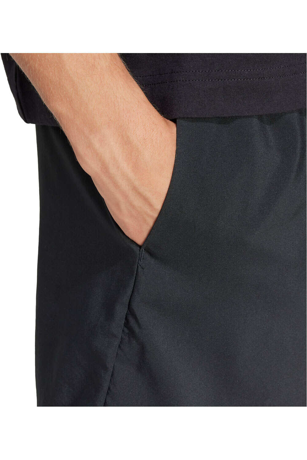 adidas bermudas hombre ESSENTIALS SMALL LOGO NEGRO 03