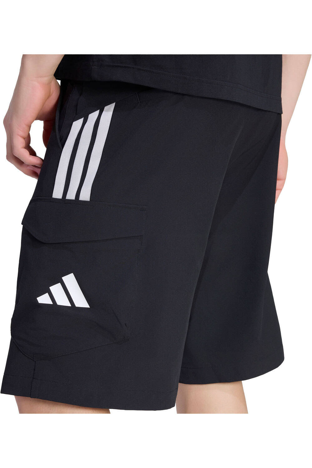 adidas bermudas hombre MERCEDES - AMG PETRONAS FORMULA 1 TEAM MECHANICS NEGRO 03