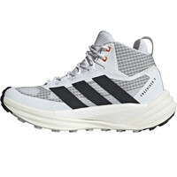 adidas bota trekking hombre TERREX FREEHIKER 3 MID BLANCO puntera