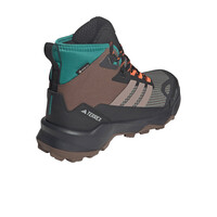 adidas bota trekking mujer TERREX SKYCHASER AX5 MID GORE-TEX CLIMAWARM+ MARRON vista trasera