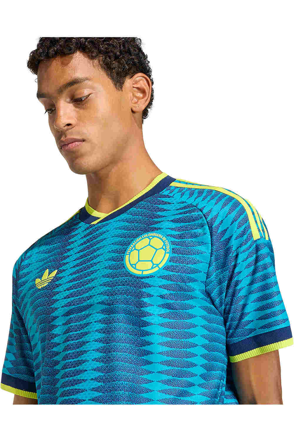 adidas camiseta de fútbol oficiales COLOMBIA MUNDIAL 2026 SEGUNDA EQUIPACION AUTHENTIC NEGRO vista detalle