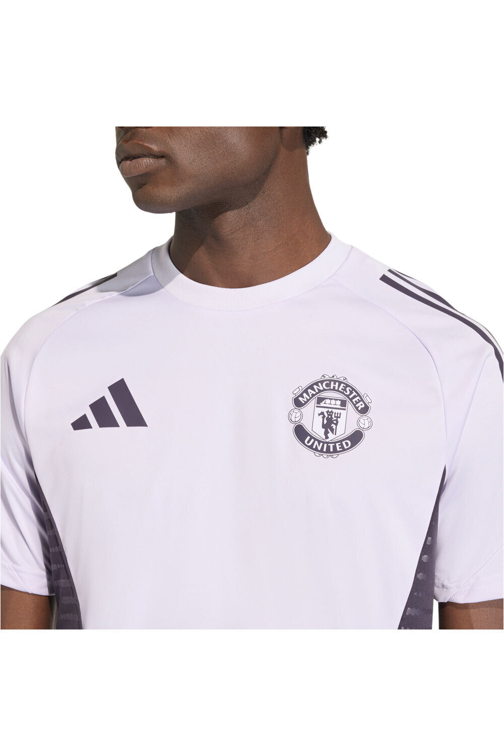 adidas camiseta de fútbol oficiales MANCHESTER UNITED 25/26 ENTRENAMIENTO MORADO vista detalle