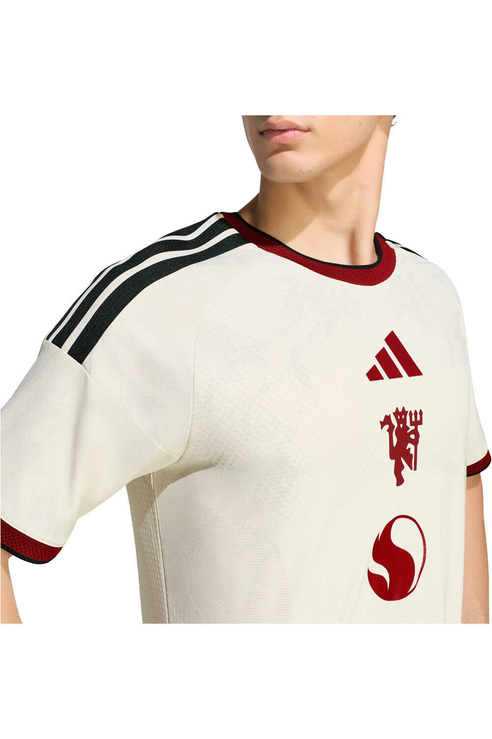 adidas camiseta de fútbol oficiales MANCHESTER UNITED 26/27 AUTHENTIC MARRON vista detalle