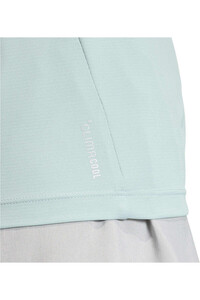 adidas camiseta entrenamiento manga corta mujer RUN ESSENTIALS VERDE vista detalle