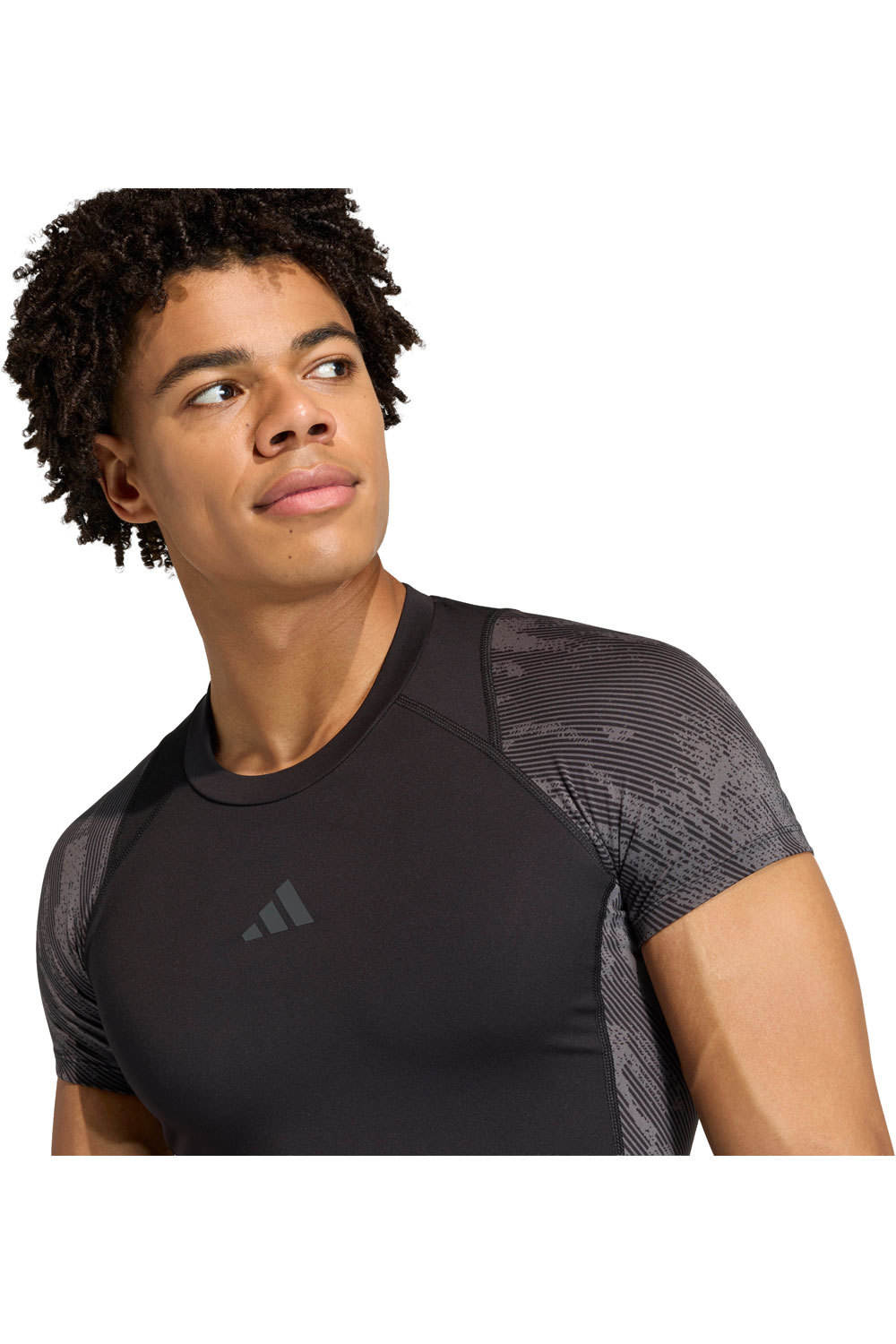 adidas camiseta fitness hombre TECHFIT AOP NEGRO vista detalle