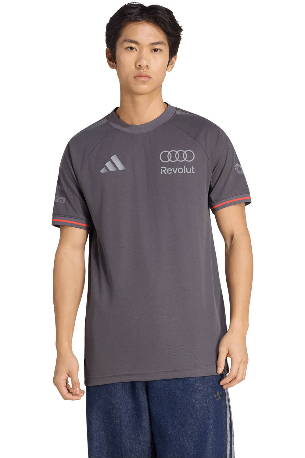 adidas camiseta manga corta hombre AUDI REVOLUT F1 TEAM DRIVER GRIS vista frontal