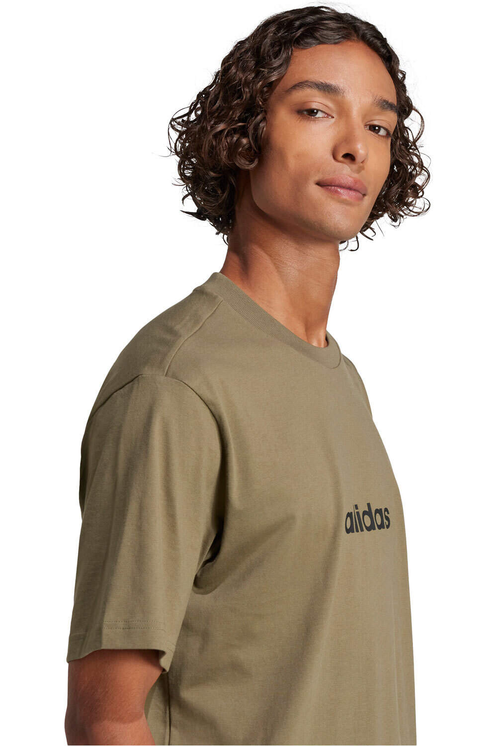 adidas camiseta manga corta hombre ESSENTIALS LINEAR VERDE vista detalle