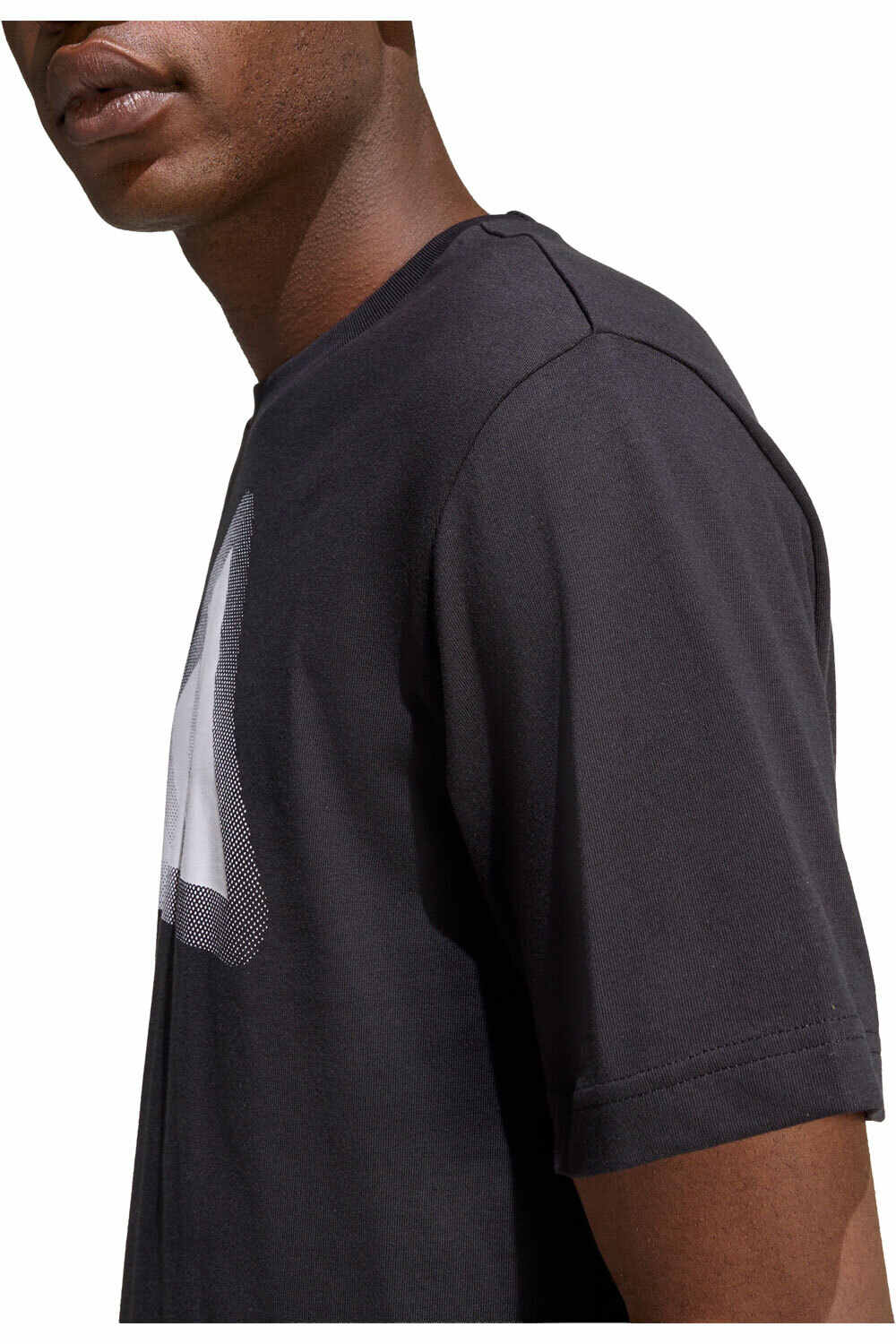 adidas camiseta manga corta hombre MODERN ESSENTIALS GRAPHIC NEGRO 03