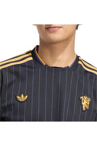 adidas camiseta manga corta hombre ORIGINALS TERRACE ICONS MANCHESTER UNITED NEGRO vista detalle