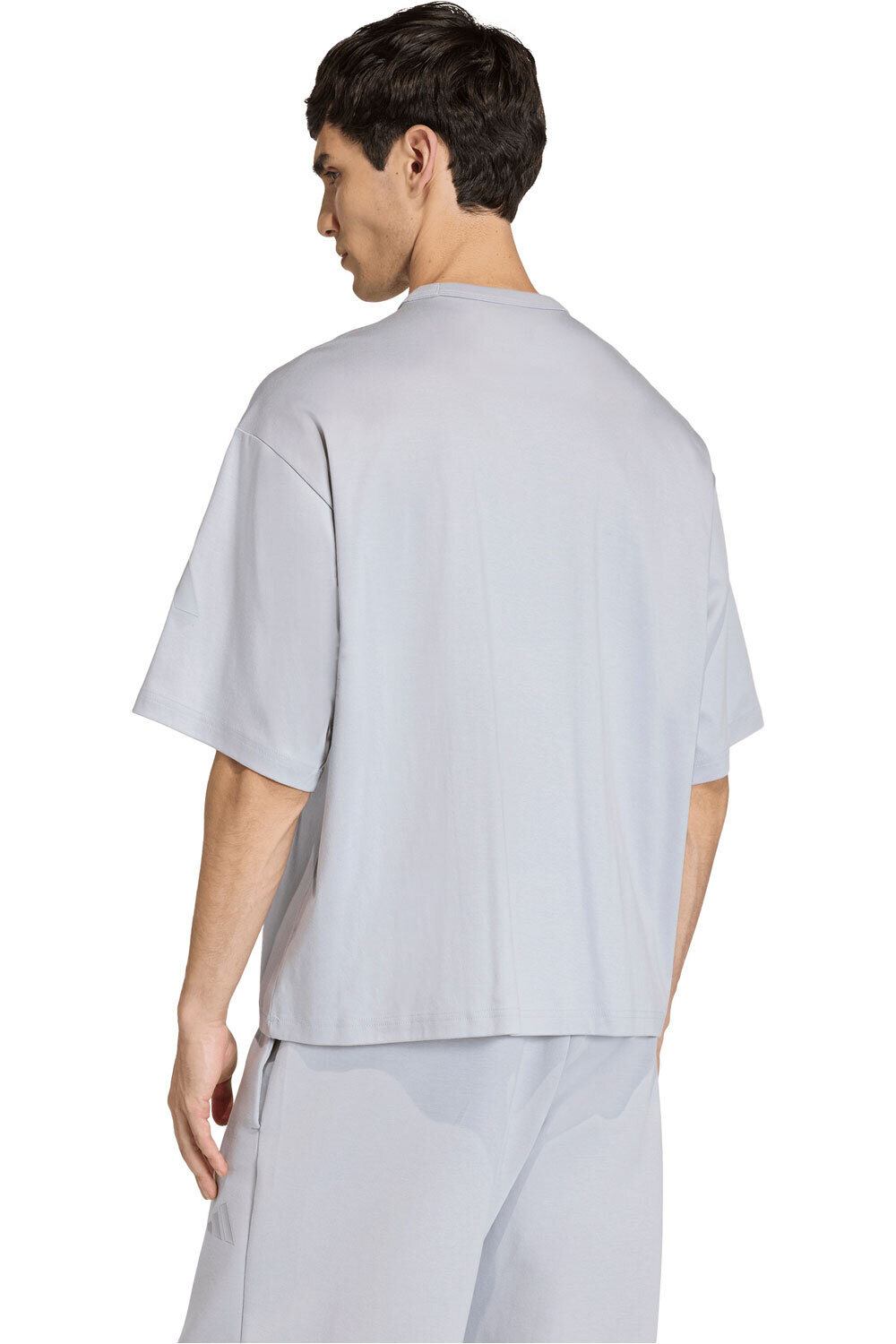 adidas camiseta manga corta hombre SOFT LUX GRIS vista trasera