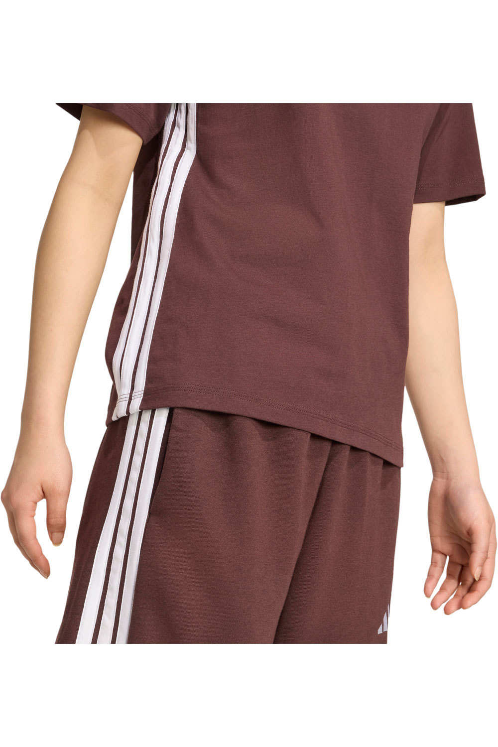 adidas camiseta manga corta mujer ESSENTIALS 3 STRIPES MARRON 04
