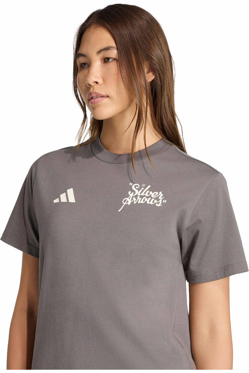 adidas camiseta manga corta mujer MERCEDES-AMG PETRONAS F1 SILVER ARROW GRIS vista detalle