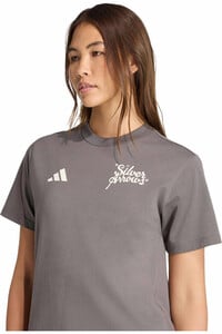 adidas camiseta manga corta mujer MERCEDES-AMG PETRONAS F1 SILVER ARROW GRIS vista detalle