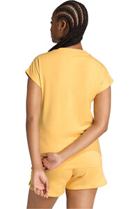 adidas camiseta manga corta mujer TRAIN ESSENTIALS NARANJA vista trasera