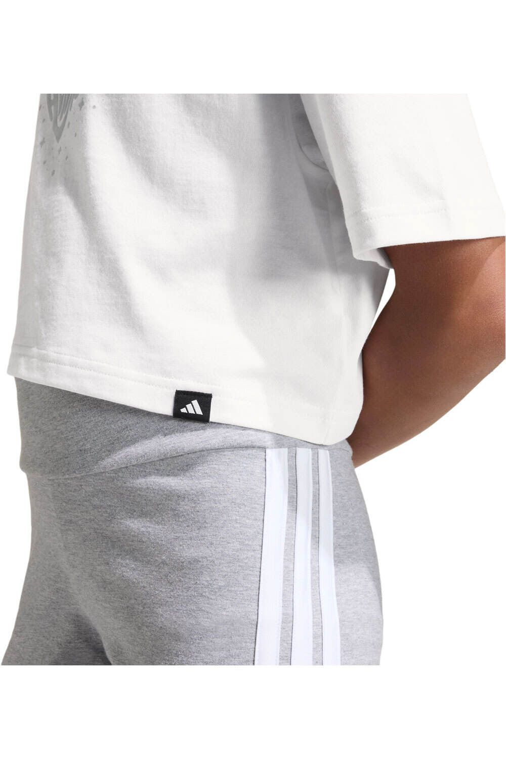 adidas camiseta manga corta niña EVERYDAY GLAMPED GRAPHIC BLANCO 03