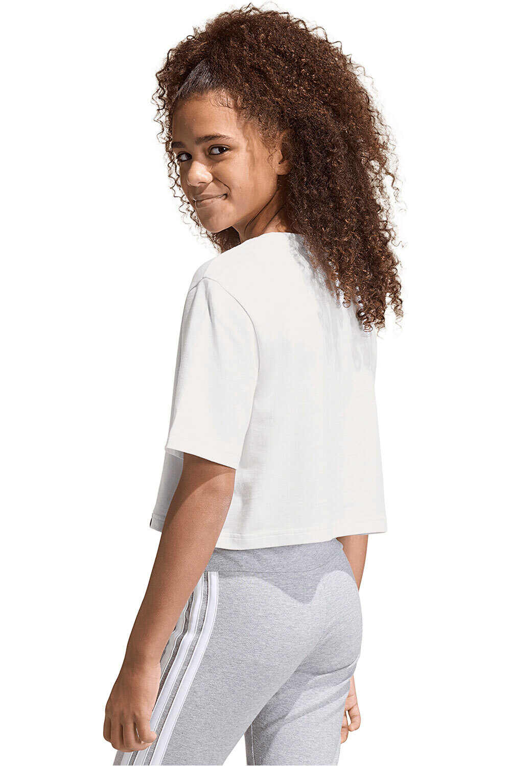 adidas camiseta manga corta niña EVERYDAY GLAMPED GRAPHIC BLANCO vista trasera