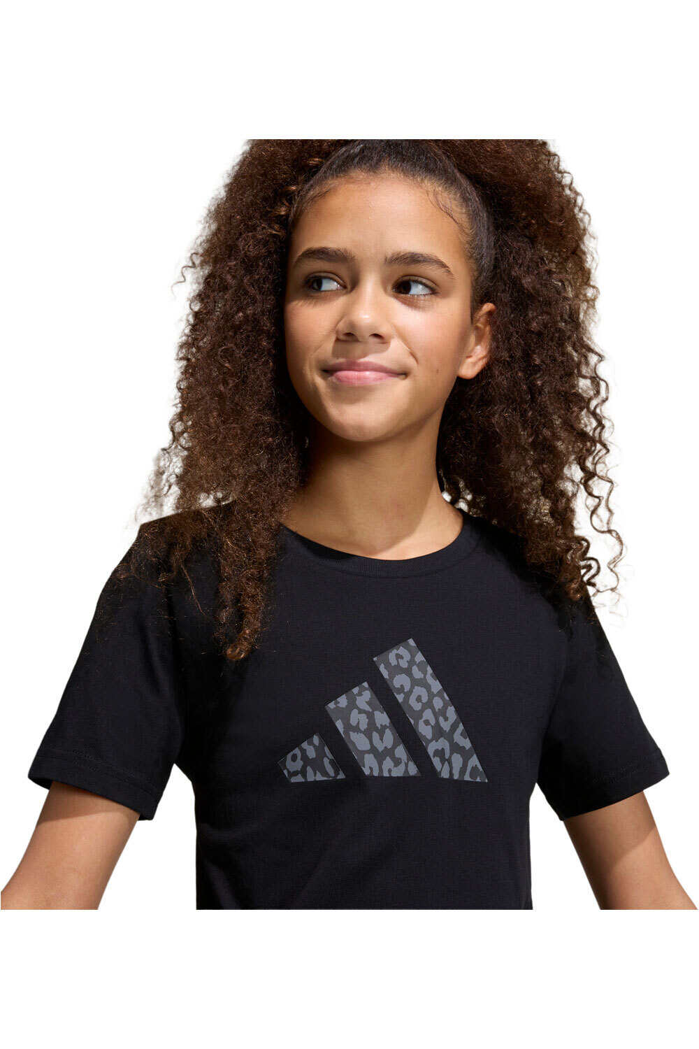 adidas camiseta manga corta niño JUNIOR GIRLS ANIMAL PRINT GRAPHIC NEGRO vista detalle