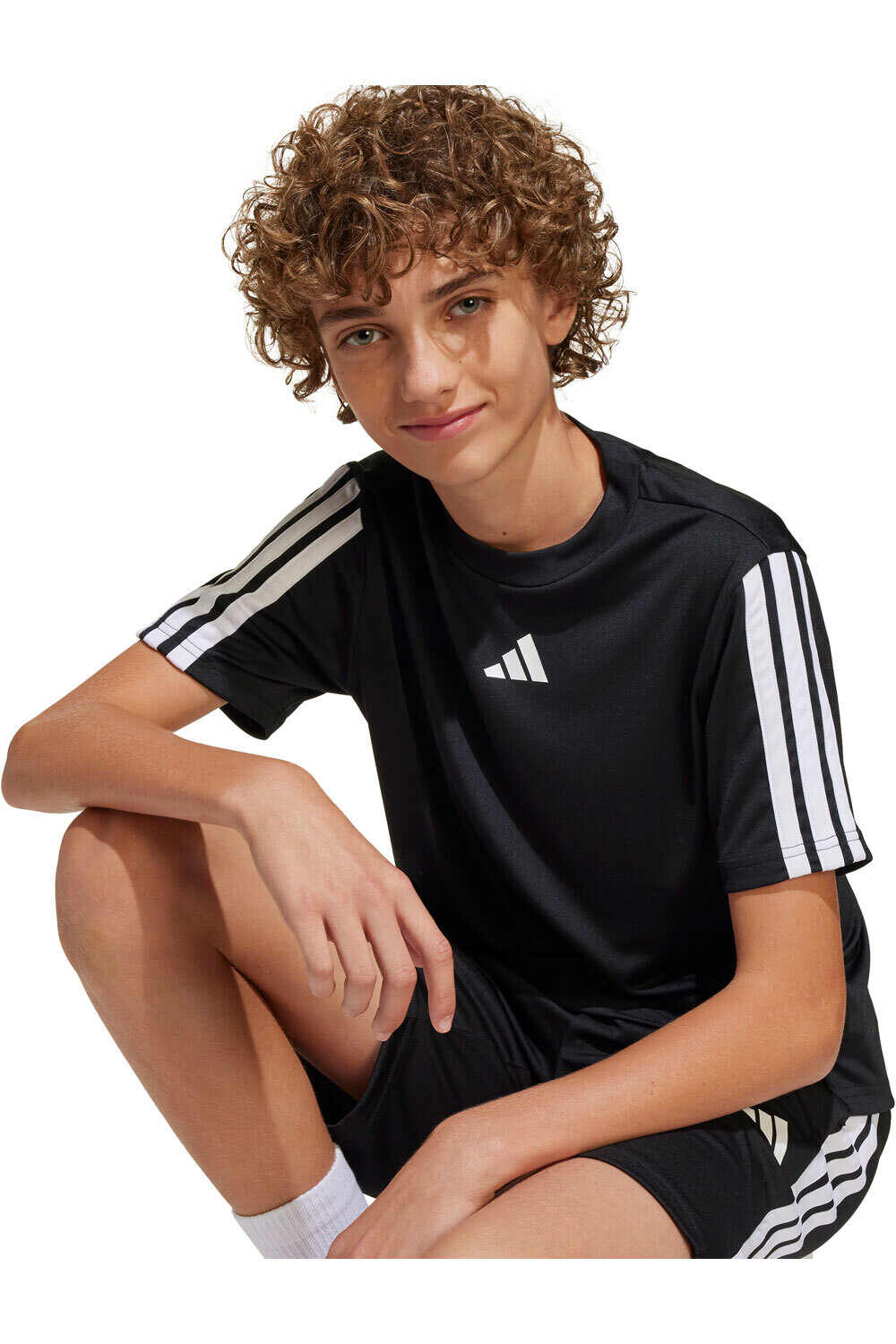 adidas camiseta manga corta niño TRAIN ESSENTIALS 3 STRIPES NEGRO vista detalle