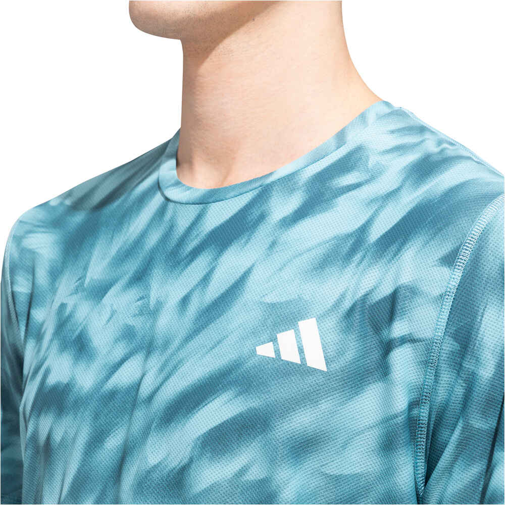 adidas camiseta técnica manga corta hombre OWN THE RUN ALLOVER PRINT VERDE 04