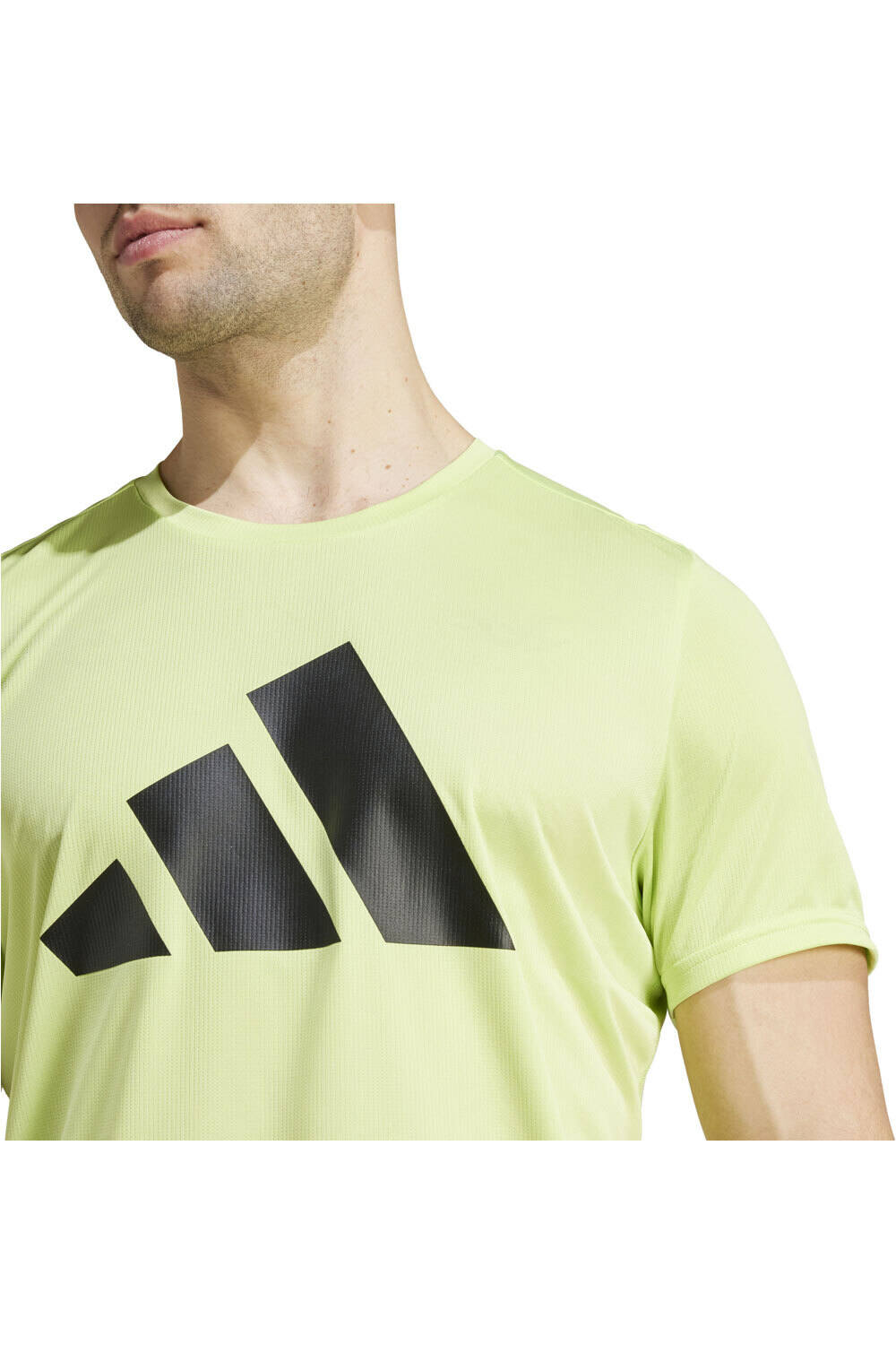 adidas camiseta técnica manga corta hombre RUN IT VERDE vista detalle