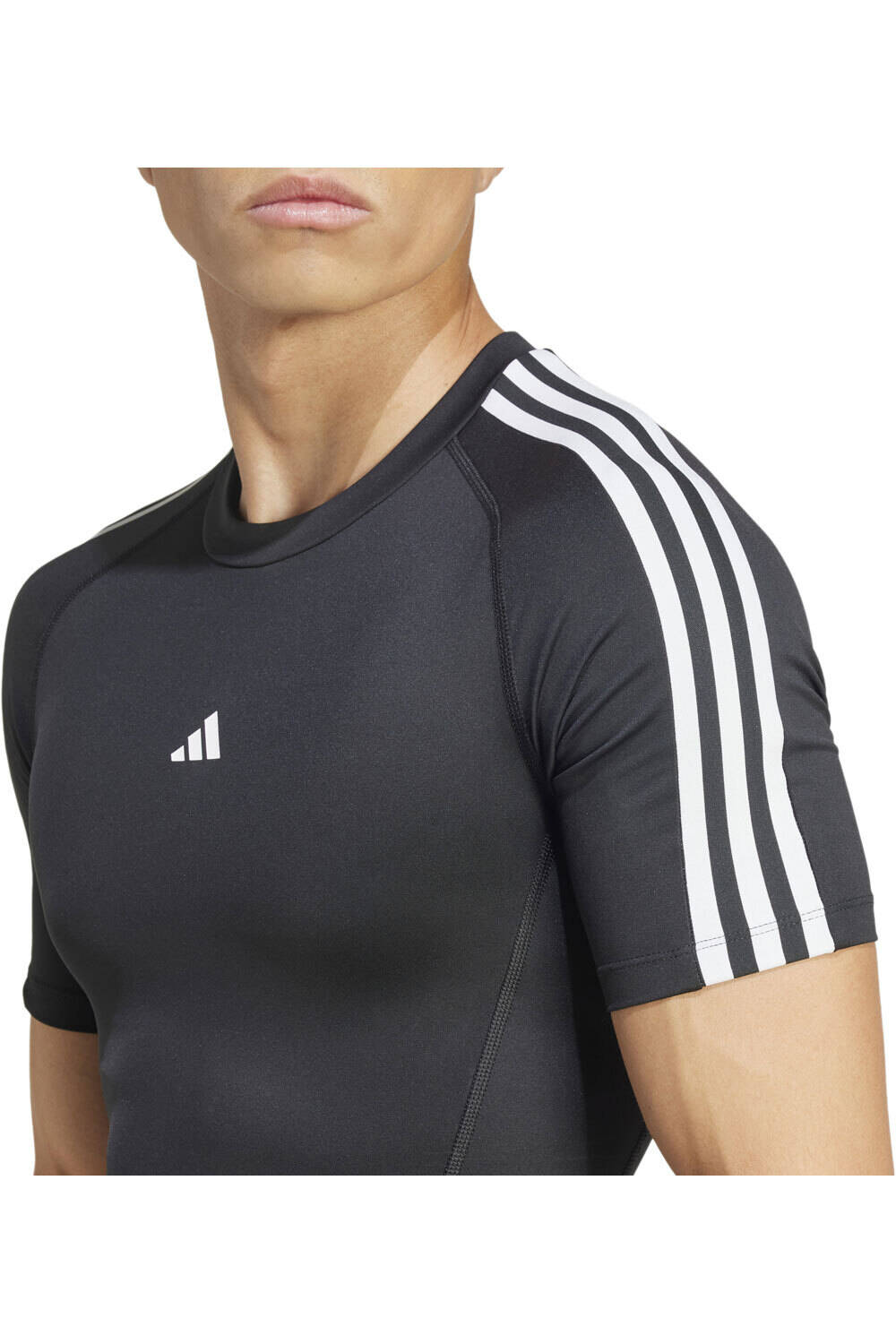 adidas camiseta térmica manga larga hombre TECHFIT COMPRESSION 3 STRIPES NEGRO vista detalle