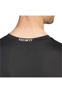 adidas camiseta térmica manga larga hombre TECHFIT NEGRO vista detalle