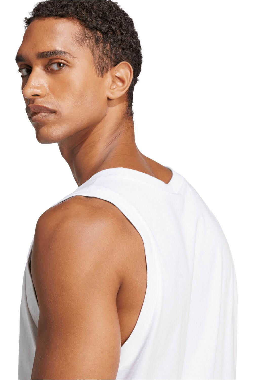 adidas camiseta tirantes hombre ESSENTIALS SMALL LOGO BLANCO 03