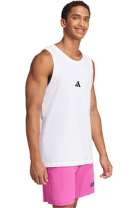 adidas camiseta tirantes hombre ESSENTIALS SMALL LOGO BLANCO vista detalle