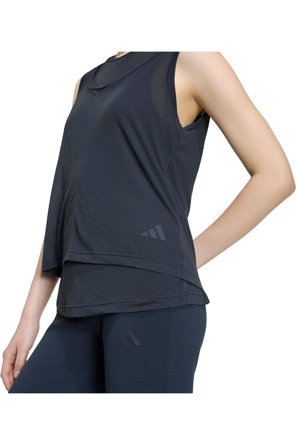 adidas camiseta tirantes mujer CAMISETA SIN MANGAS SOFT LUX SHEER NEGRO vista detalle