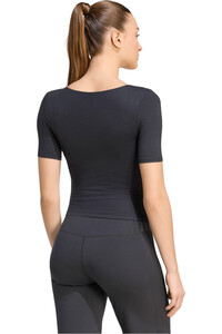 adidas camisetas fitness mujer ALL ME ESSENTIALS NEGRO vista trasera